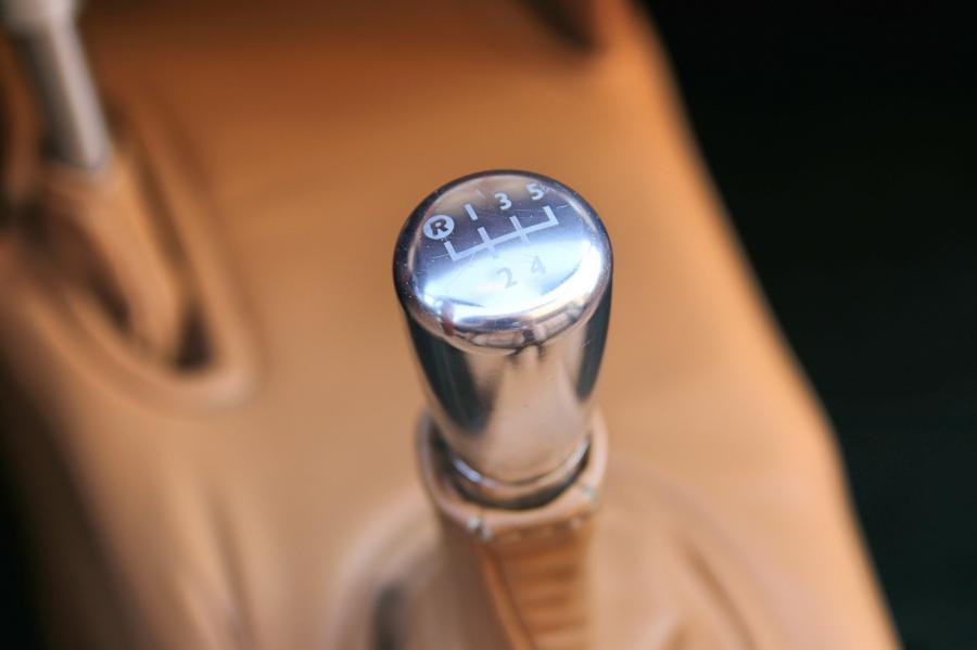 Детали интерьера Morgan Roadster 2005 года  (фото 98 из 146)